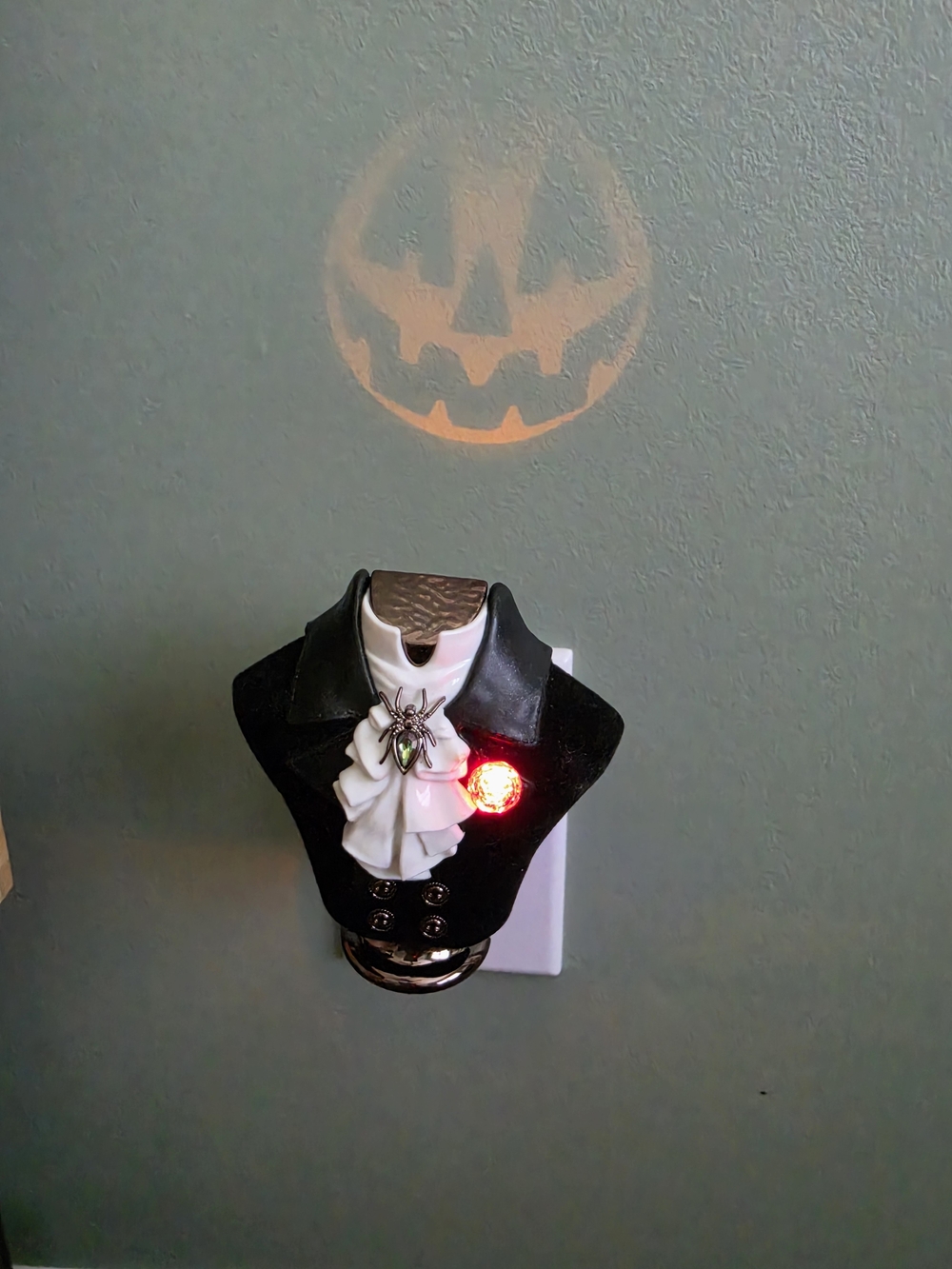 Bath & Body Works Black and White Vampire Collar Night Light with Red LED